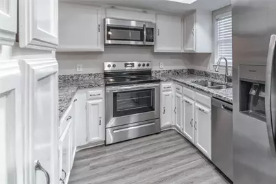 2719 Creek Wood Court, Carrollton, TX 75006 - Photo 8
