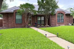 2013 Oakbluff Dr, Carrollton, TX 75007 - Photo 1
