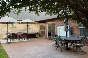 2013 Oakbluff Dr, Carrollton, TX 75007 - Photo 36