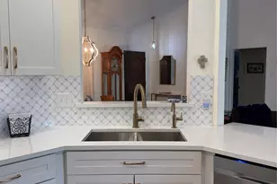 2013 Oakbluff Dr, Carrollton, TX 75007 - Photo 14