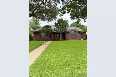 2013 Oakbluff Drive, Carrollton, TX 75007 - Photo 2