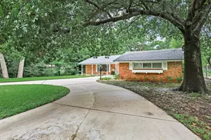 111 W Tennie St, Gainesville, TX 76240 - Photo 4