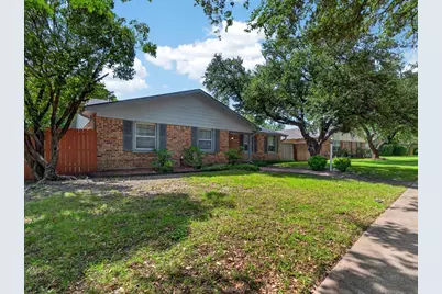 2935 Rolling Hills Drive, Carrollton, TX 75007 - Photo 2