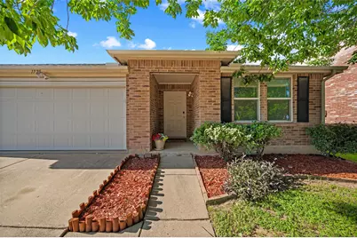 1725 Sierra Meadow Lane, Fort Worth, TX 76247 - Photo 4