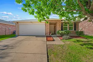1725 Sierra Meadow Ln, Fort Worth, TX 76247 - Photo 2