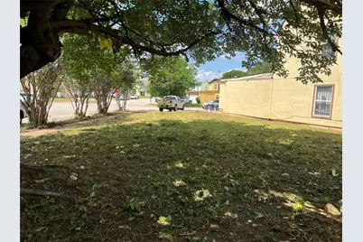 2406 Las Brisas Street, Fort Worth, TX 76119 - Photo 2