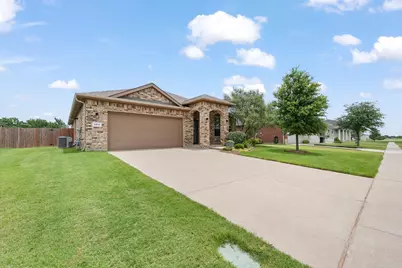 1211 Larkspur Lane, Cleburne, TX 76033 - Photo 2