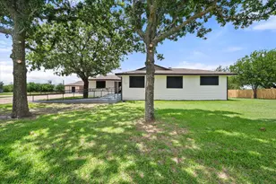 5835 Co Rd 2091, Corsicana, TX 75110 - Photo 1