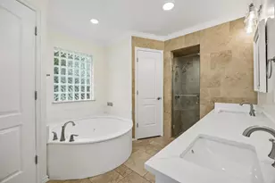 2128 N Aspenwood Dr, Grapevine, TX 76051 - Photo 20