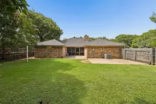 2128 N Aspenwood Dr, Grapevine, TX 76051 - Photo 24