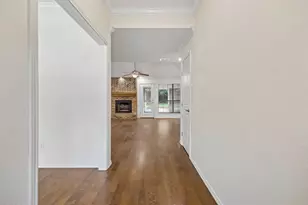 2128 N Aspenwood Dr, Grapevine, TX 76051 - Photo 4