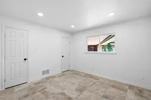 9435 Spring Hollow Dr, Dallas, TX 75243 - Photo 26
