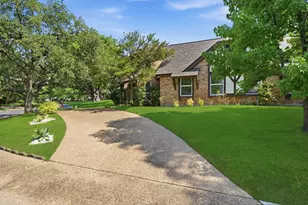 9435 Spring Hollow Dr, Dallas, TX 75243 - Photo 2