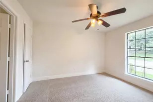 2005 N Arbor Rose Dr, Grand Prairie, TX 75050 - Photo 10