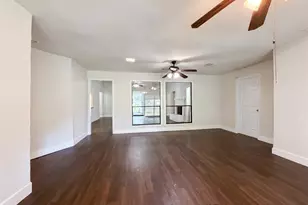 2005 N Arbor Rose Dr, Grand Prairie, TX 75050 - Photo 8