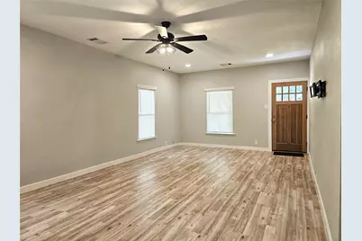 327 E Hull Street, Denison, TX 75021 - Photo 6