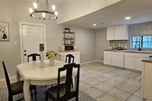 327 E Hull St, Denison, TX 75021 - Photo 6