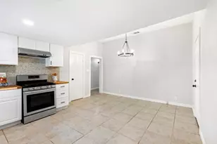 327 E Hull St, Denison, TX 75021 - Photo 14