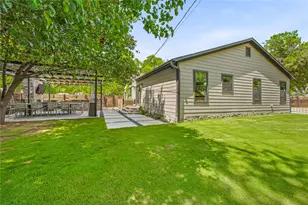 912 Calaveras St, Graham, TX 76450 - Photo 26