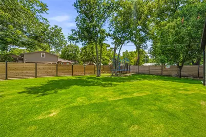 912 Calaveras Street, Graham, TX 76450 - Photo 28