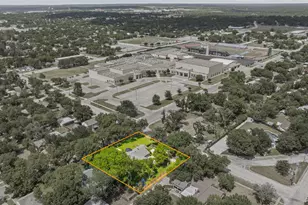 912 Calaveras St, Graham, TX 76450 - Photo 32