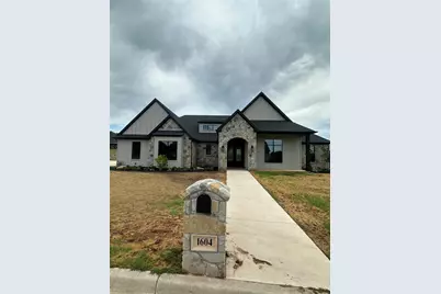 1604 N Mason, Bowie, TX 76230 - Photo 1