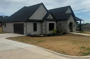 1604 N Mason, Bowie, TX 76230 - Photo 2