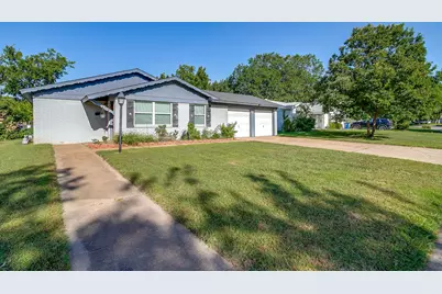 213 Jayellen Avenue, Burleson, TX 76028 - Photo 2