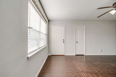 213 Jayellen Avenue, Burleson, TX 76028 - Photo 4