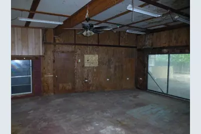 619 N Avenue A, Springtown, TX 76082 - Photo 16