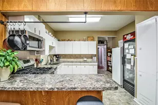 1147 W Frey St, Stephenville, TX 76401 - Photo 2
