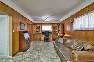 1147 W Frey St, Stephenville, TX 76401 - Photo 8