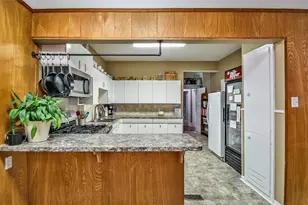 1147 W Frey St, Stephenville, TX 76401 - Photo 6