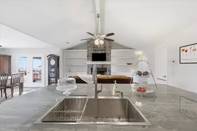 110 Highview Road, Ennis, TX 75119 - Photo 8
