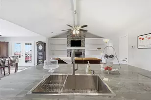 110 Highview Rd, Ennis, TX 75119 - Photo 8