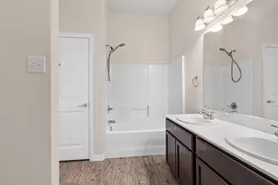 710 Woodcrest Dr, Ennis, TX 75119 - Photo 10