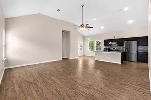 710 Woodcrest Dr, Ennis, TX 75119 - Photo 2