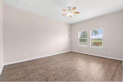 710 Woodcrest Drive, Ennis, TX 75119 - Photo 8