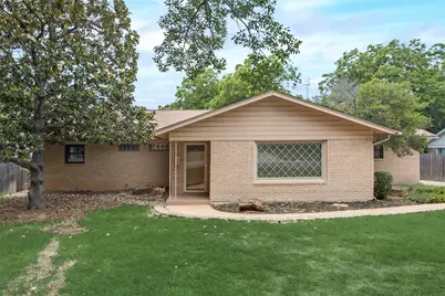 5700 Wessex Avenue, Fort Worth, TX 76133 - Photo 2