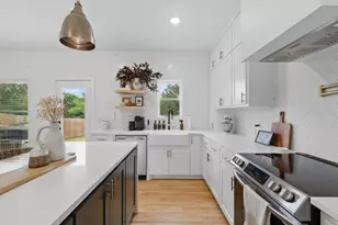 2312 Neches St, Granbury, TX 76048 - Photo 10