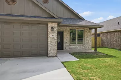 304 Evans Street, Cleburne, TX 76031 - Photo 4