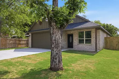 304 Evans Street, Cleburne, TX 76031 - Photo 2
