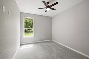 304 Evans St, Cleburne, TX 76031 - Photo 16