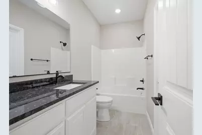 304 Evans Street, Cleburne, TX 76031 - Photo 22