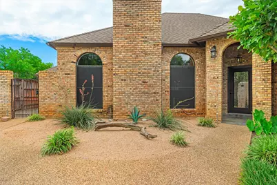 608 Gunnison Drive, Arlington, TX 76006 - Photo 4