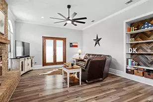608 Gunnison Dr, Arlington, TX 76006 - Photo 10