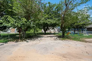 1708 Florence Dr, Azle, TX 76020 - Photo 4