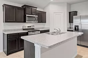 333 Beekeeper Dr, Fort Worth, TX 76131 - Photo 4