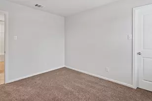 333 Beekeeper Dr, Fort Worth, TX 76131 - Photo 16