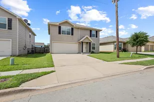 1332 Glen Garden Dr, Fort Worth, TX 76104 - Photo 2